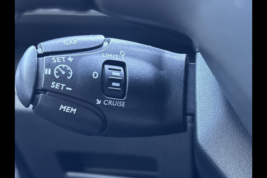 Peugeot 3008 1.2 PureTech Blue Lease Premium  | automaat | navigatie | 19" velgen | trekhaak