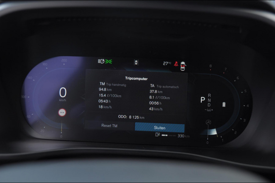 Volvo XC40 B4 211PK Automaat Plus Black Edition / Trekhaak / 360 Camera / Adaptieve cruise control / Stoel- en stuurwielverwarming / Elektrische achterklep / harman kardon Audio / App carplay /