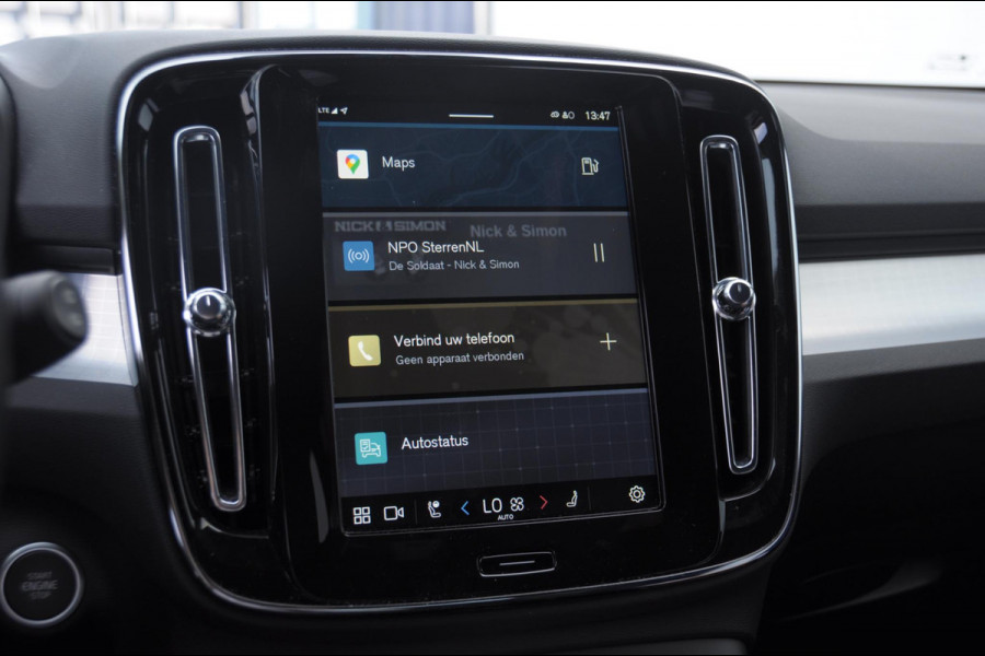 Volvo XC40 B4 211PK Automaat Plus Black Edition / Trekhaak / 360 Camera / Adaptieve cruise control / Stoel- en stuurwielverwarming / Elektrische achterklep / harman kardon Audio / App carplay /