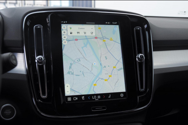 Volvo XC40 B4 211PK Automaat Plus Black Edition / Trekhaak / 360 Camera / Adaptieve cruise control / Stoel- en stuurwielverwarming / Elektrische achterklep / harman kardon Audio / App carplay /