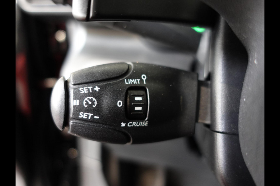 Citroën Berlingo 130PK Automaat L2 Navigatie Apple carplay/ Android Auto Cruise control Trekhaak parkeersensoren 3-Zits Euro6