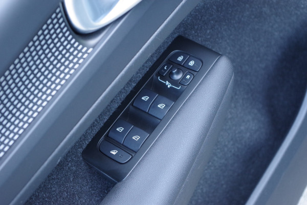 Volvo XC40 1.5 T5 Recharge R-Design 262 PK PHEV, Harman/Kardon Sound, Camera, Carplay, Leder-Alcantara