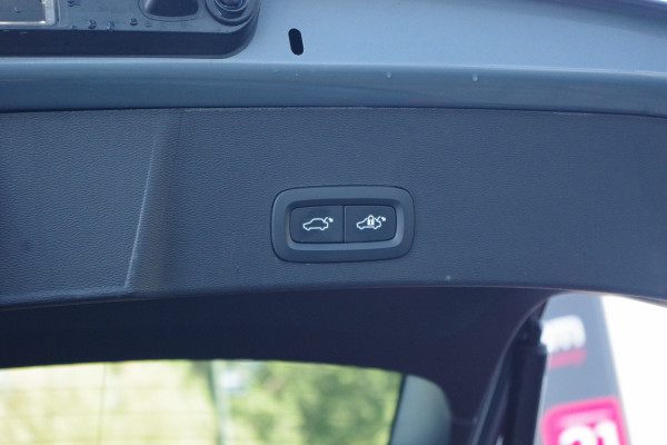 Volvo XC40 1.5 T5 Recharge R-Design 262 PK PHEV, Harman/Kardon Sound, Camera, Carplay, Leder-Alcantara