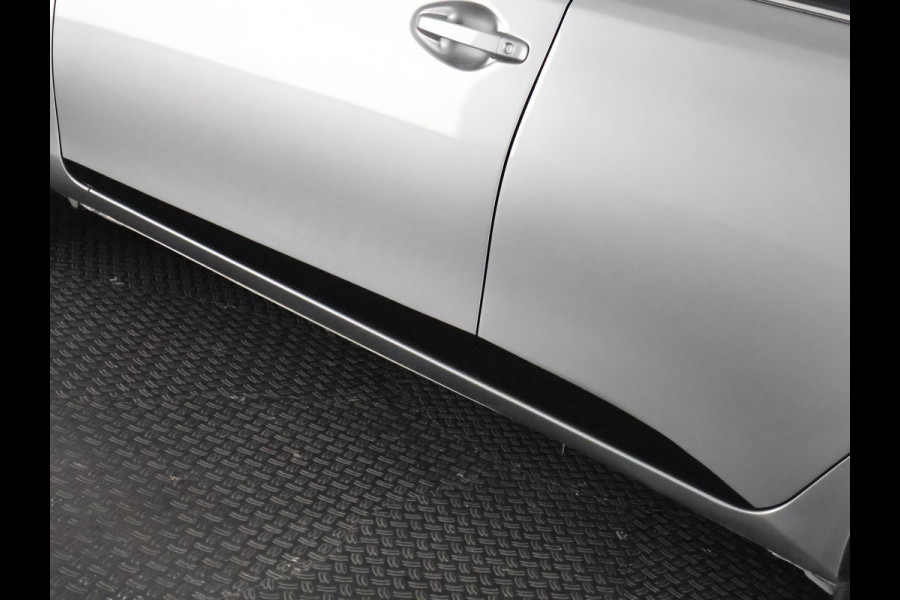 Toyota Auris Touring Sports 1.8 HYBRID DYNAMIC ULTIMATE AUTOM.GARANTIE 3-2027 CLIMA.CRUISE.BLACKLINE .