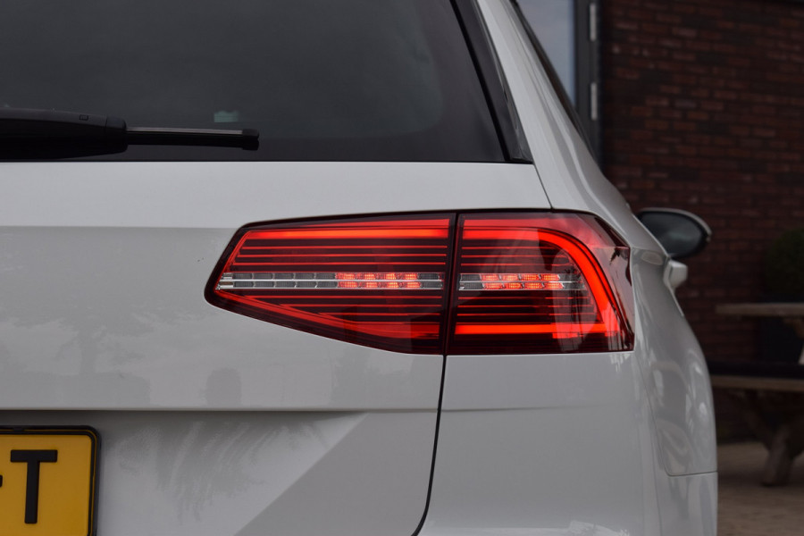 Volkswagen Passat Variant 1.4 TSI 150pk DSG R-line | BTW | Virtual | Camera