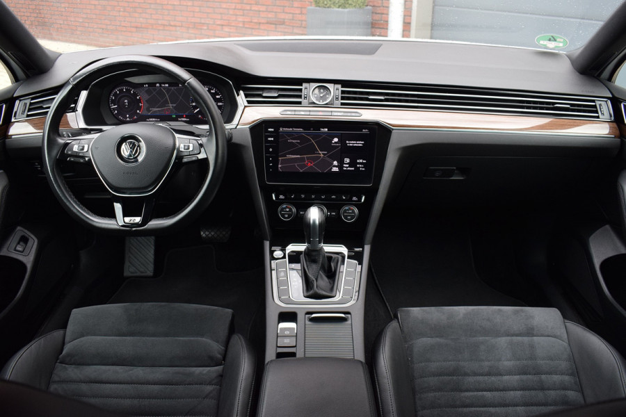 Volkswagen Passat Variant 1.4 TSI 150pk DSG R-line | BTW | Virtual | Camera