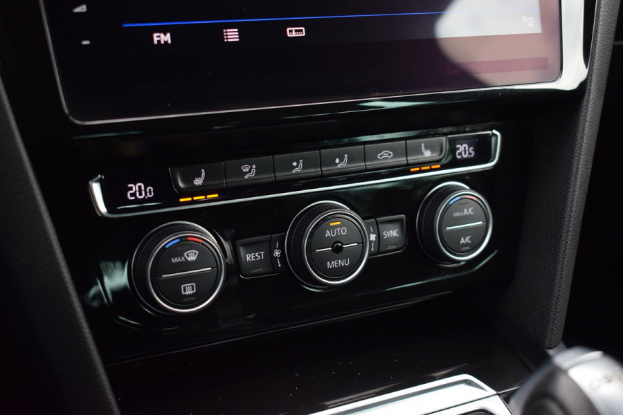 Volkswagen Passat Variant 1.4 TSI 150pk DSG R-line | BTW | Virtual | Camera
