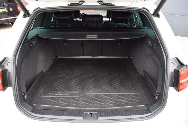 Volkswagen Passat Variant 1.4 TSI 150pk DSG R-line | BTW | Virtual | Camera