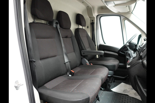 Citroën Jumper L2H2 120pk Navigatie Camera Airco Cruise control Trekhaak Sidebars 3-zits Euro6