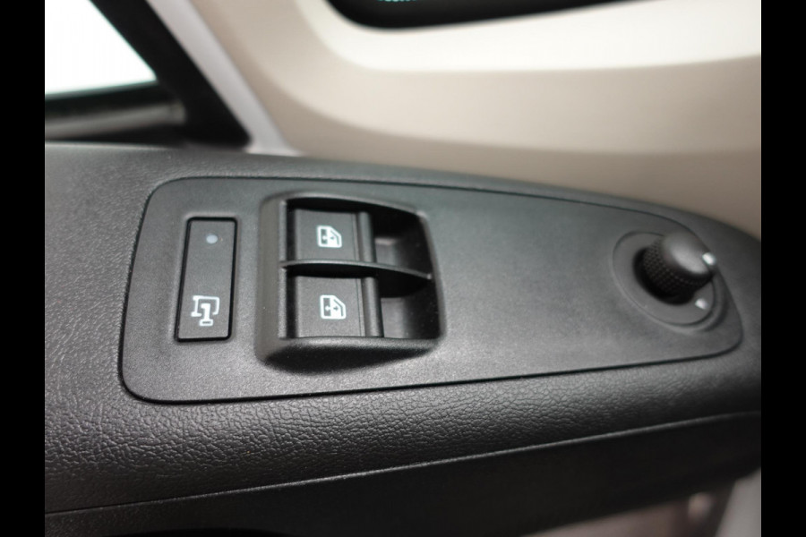 Citroën Jumper L2H2 120pk Navigatie Camera Airco Cruise control Trekhaak Sidebars 3-zits Euro6