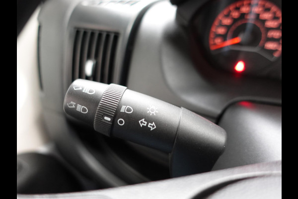 Citroën Jumper L2H2 120pk Navigatie Camera Airco Cruise control Trekhaak Sidebars 3-zits Euro6