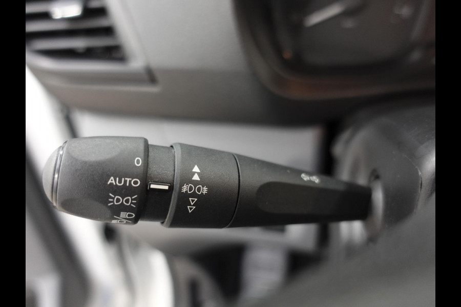 Citroën Jumpy 95pk L2 Airco Cruise control Parkeersensoren Euro6 Sidebars * Citroën Jumpy 95pk L2 Airco Cruise control Parkeersensoren Euro6 Sidebars *