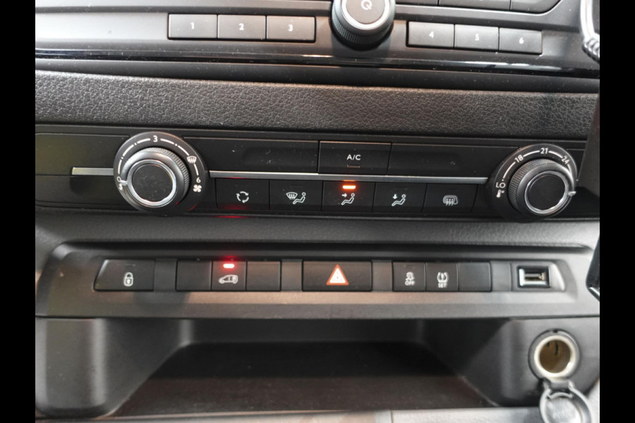 Citroën Jumpy 95pk L2 Airco Cruise control Parkeersensoren Euro6 Sidebars * Citroën Jumpy 95pk L2 Airco Cruise control Parkeersensoren Euro6 Sidebars *