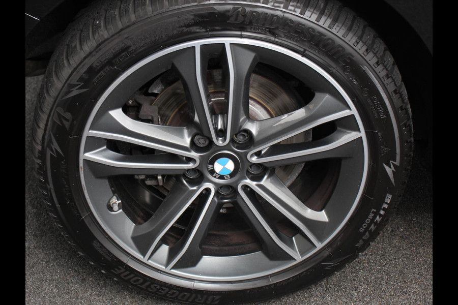 BMW 1-serie 118i Automaat Sportline Business Edition DEMO Climate control Navigatie Cruise control LED Parkeersensor achter Apple Carplay/ Android Auto
