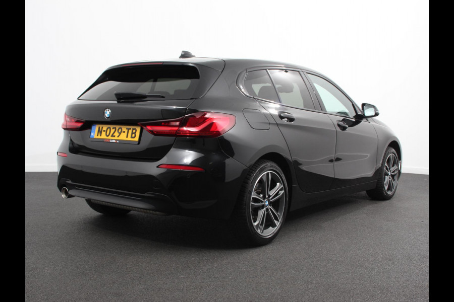 BMW 1-serie 118i Automaat Sportline Business Edition DEMO Climate control Navigatie Cruise control LED Parkeersensor achter Apple Carplay/ Android Auto