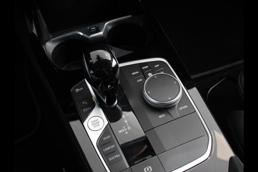 BMW 1-serie 118i Automaat Sportline Business Edition DEMO Climate control Navigatie Cruise control LED Parkeersensor achter Apple Carplay/ Android Auto