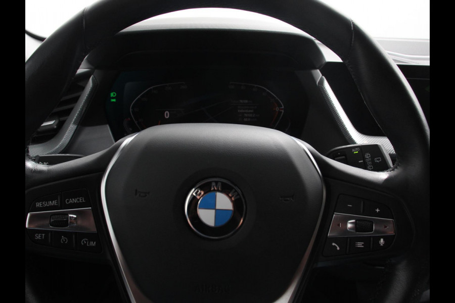 BMW 1-serie 118i Automaat Sportline Business Edition DEMO Climate control Navigatie Cruise control LED Parkeersensor achter Apple Carplay/ Android Auto