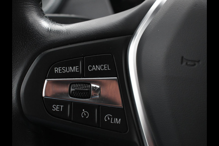 BMW 1-serie 118i Automaat Sportline Business Edition DEMO Climate control Navigatie Cruise control LED Parkeersensor achter Apple Carplay/ Android Auto