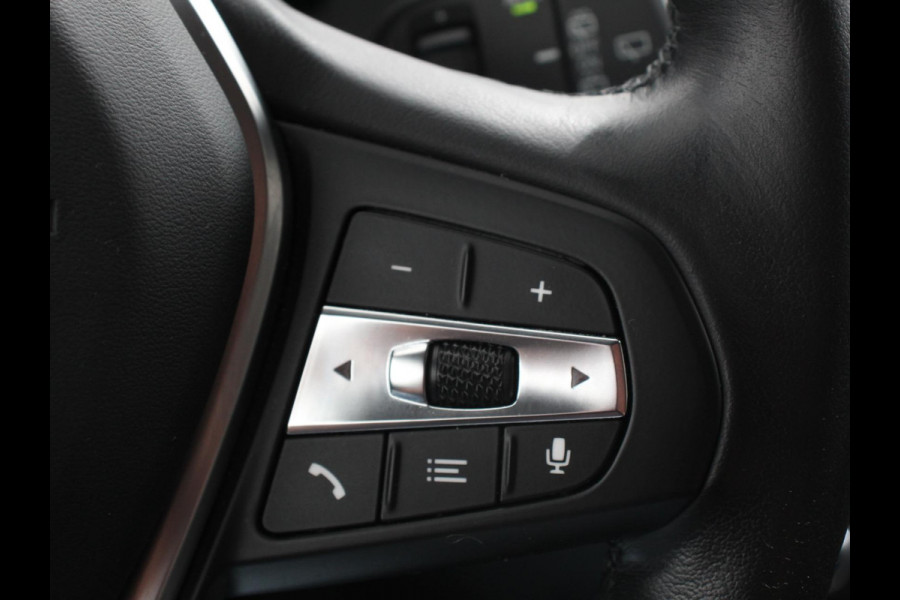 BMW 1-serie 118i Automaat Sportline Business Edition DEMO Climate control Navigatie Cruise control LED Parkeersensor achter Apple Carplay/ Android Auto