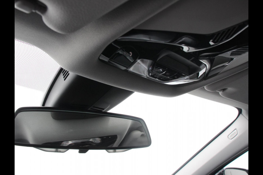 BMW 1-serie 118i Automaat Sportline Business Edition DEMO Climate control Navigatie Cruise control LED Parkeersensor achter Apple Carplay/ Android Auto