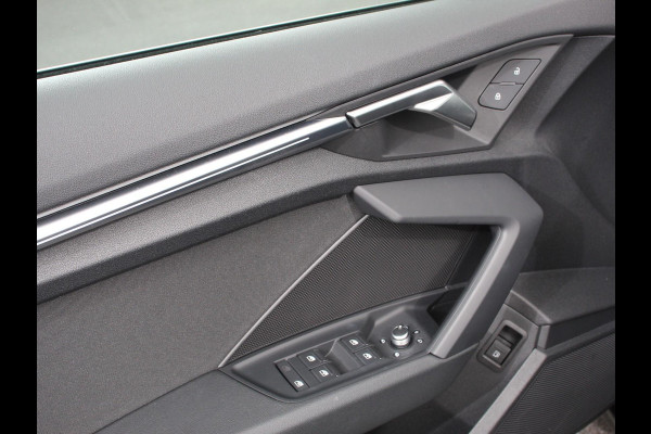 Audi A3 Sportback 40 TFSI e PHEV 204pk Advanced S Tronic | Panorama dak | Climate control | Adaptive cruise control | LED | Parkeersensoren | Keyless | Navigatie | Verwarmde voorstoelen | Apple Carplay/ Android Auto