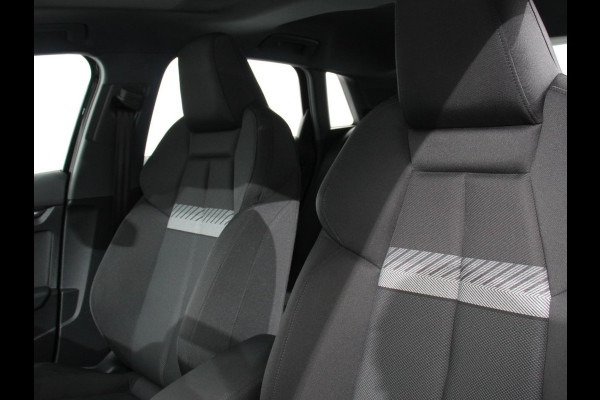 Audi A3 Sportback 40 TFSI e PHEV 204pk Advanced S Tronic | Panorama dak | Climate control | Adaptive cruise control | LED | Parkeersensoren | Keyless | Navigatie | Verwarmde voorstoelen | Apple Carplay/ Android Auto