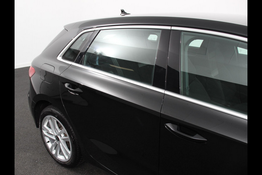 Audi A3 Sportback 40 TFSI e PHEV 204pk Advanced S Tronic | Panorama dak | Climate control | Adaptive cruise control | LED | Parkeersensoren | Keyless | Navigatie | Verwarmde voorstoelen | Apple Carplay/ Android Auto