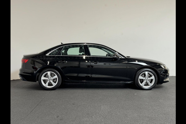 Audi A4 Limousine 35 TFSI Launch edition Business Automaat Navigatie Climate Control Trekhaak