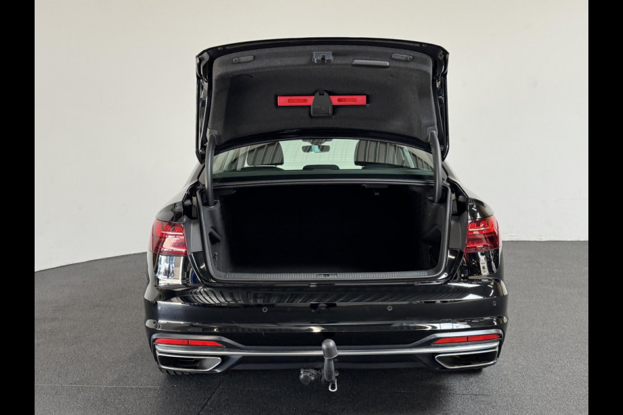 Audi A4 Limousine 35 TFSI Launch edition Business Automaat Navigatie Climate Control Trekhaak