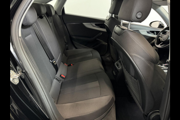 Audi A4 Limousine 35 TFSI Launch edition Business Automaat Navigatie Climate Control Trekhaak