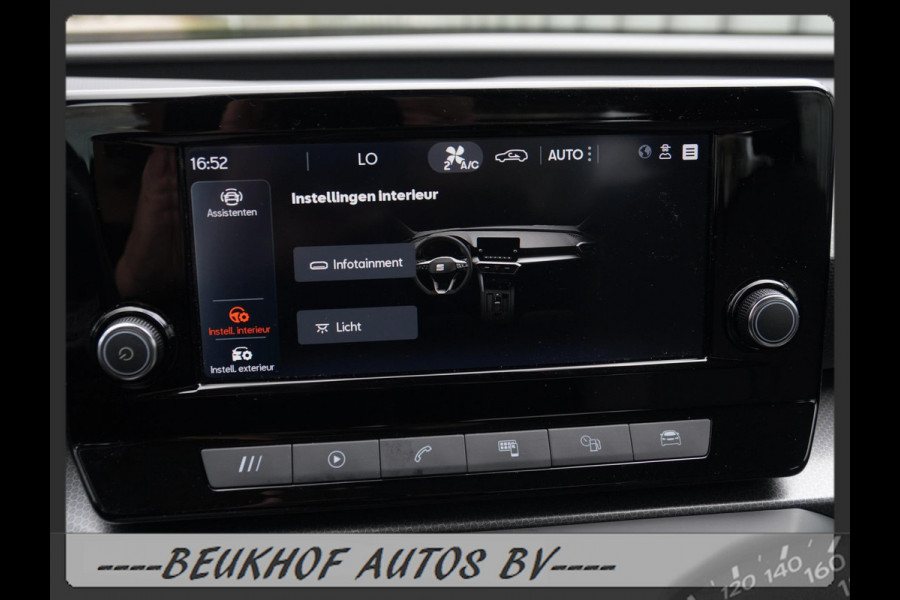Seat Leon 1.0 TSI Style Business Intense Trekhaak Carplay Seat Leon 1.0 TSI Style Business Intense Trekhaak Carplay