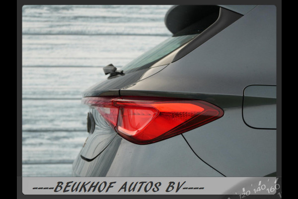 Seat Leon 1.0 TSI Style Business Intense Trekhaak Carplay Seat Leon 1.0 TSI Style Business Intense Trekhaak Carplay