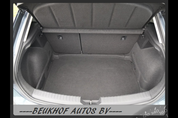 Seat Leon 1.0 TSI Style Business Intense Trekhaak Carplay Seat Leon 1.0 TSI Style Business Intense Trekhaak Carplay