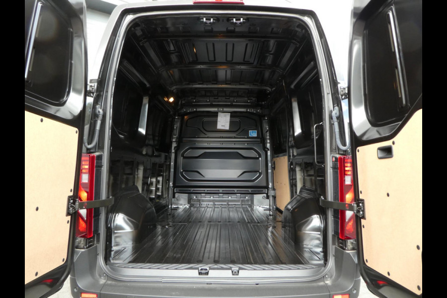 Renault Master T35 2.0 dCi 170 L2H2 BLACK EDITION, Airco LED, Camera, Navi, PDC.