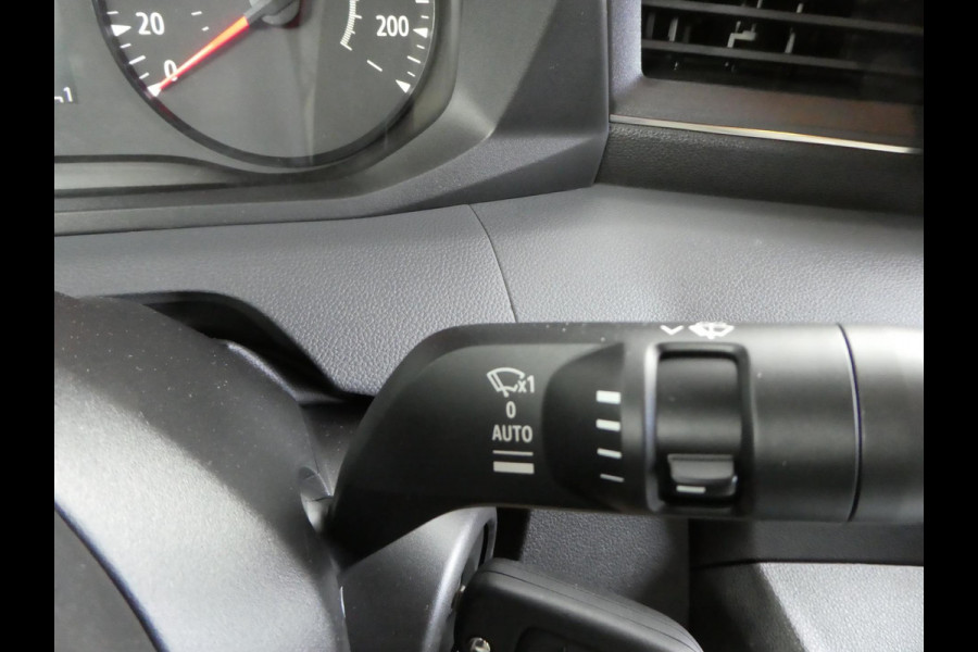 Renault Master T35 2.0 dCi 170 L2H2 BLACK EDITION, Airco LED, Camera, Navi, PDC.