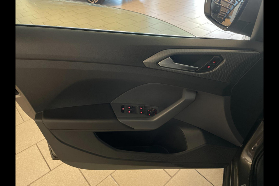 Volkswagen T-Cross 1.0 TSI R-Line 115PK AUTOMAAT AIRCO CLIMA NAVI CRUISE VIRT COCKPIT APPLE CARPLAY CAM R-LINE INT VELG NIEUWSTAAT