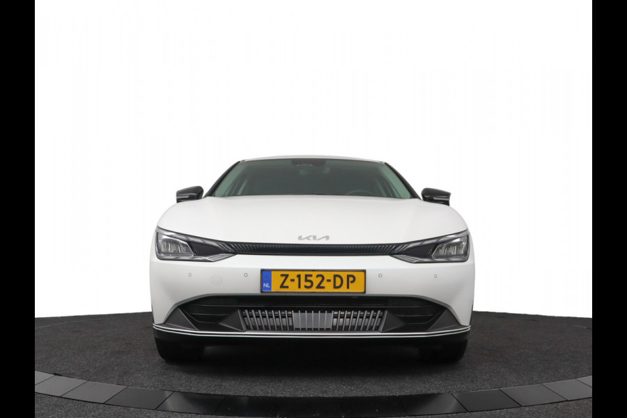 Kia Ev6 Light Edition 58 kWh Automaat - Stoel-/ Stuurverwarming - Carplay/Android Auto - Camera - Fabrieksgarantie Tot 2031