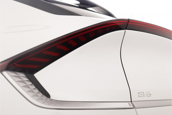 Kia Ev6 Light Edition 58 kWh Automaat - Stoel-/ Stuurverwarming - Carplay/Android Auto - Camera - Fabrieksgarantie Tot 2031