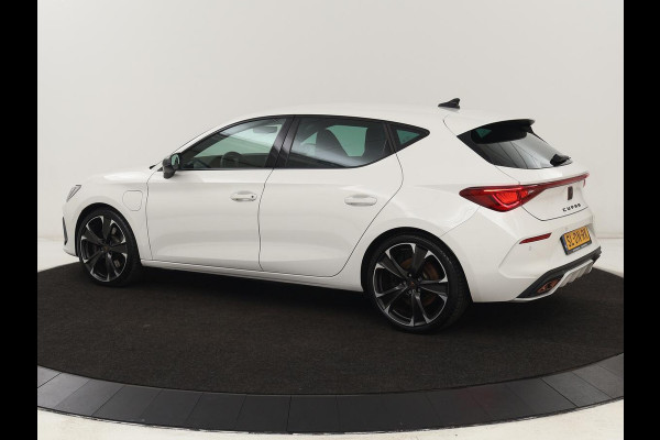 CUPRA Leon 1.4 eHybrid VZ | 245pk | Carplay | Navigatie | Sfeerverlichting | Keyless | Sportstoelen | Digital Cockpit | Parkeerhulp | PHEV | Plug In