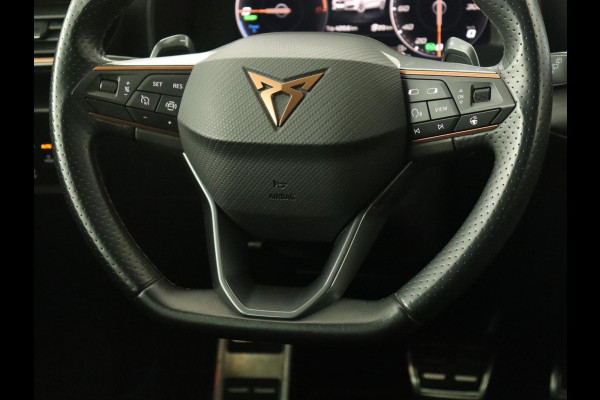CUPRA Leon 1.4 eHybrid VZ | 245pk | Carplay | Navigatie | Sfeerverlichting | Keyless | Sportstoelen | Digital Cockpit | Parkeerhulp | PHEV | Plug In