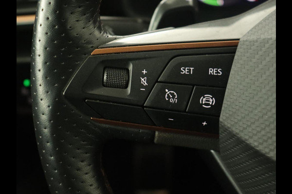 CUPRA Leon 1.4 eHybrid VZ | 245pk | Carplay | Navigatie | Sfeerverlichting | Keyless | Sportstoelen | Digital Cockpit | Parkeerhulp | PHEV | Plug In