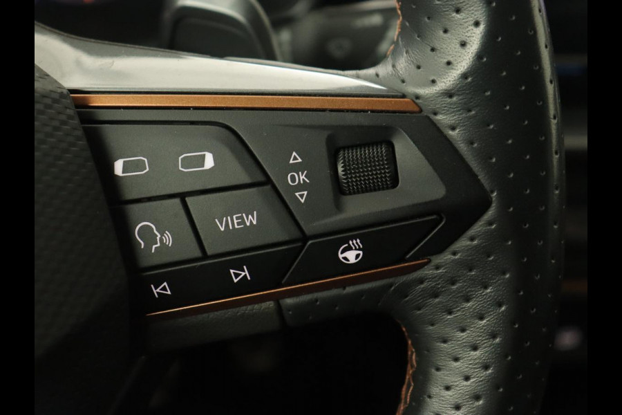 CUPRA Leon 1.4 eHybrid VZ | 245pk | Carplay | Navigatie | Sfeerverlichting | Keyless | Sportstoelen | Digital Cockpit | Parkeerhulp | PHEV | Plug In