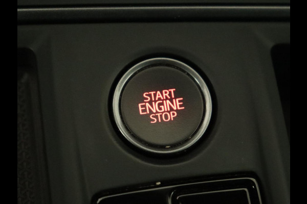 CUPRA Leon 1.4 eHybrid VZ | 245pk | Carplay | Navigatie | Sfeerverlichting | Keyless | Sportstoelen | Digital Cockpit | Parkeerhulp | PHEV | Plug In