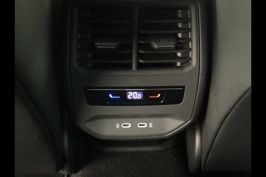 CUPRA Leon 1.4 eHybrid VZ | 245pk | Carplay | Navigatie | Sfeerverlichting | Keyless | Sportstoelen | Digital Cockpit | Parkeerhulp | PHEV | Plug In