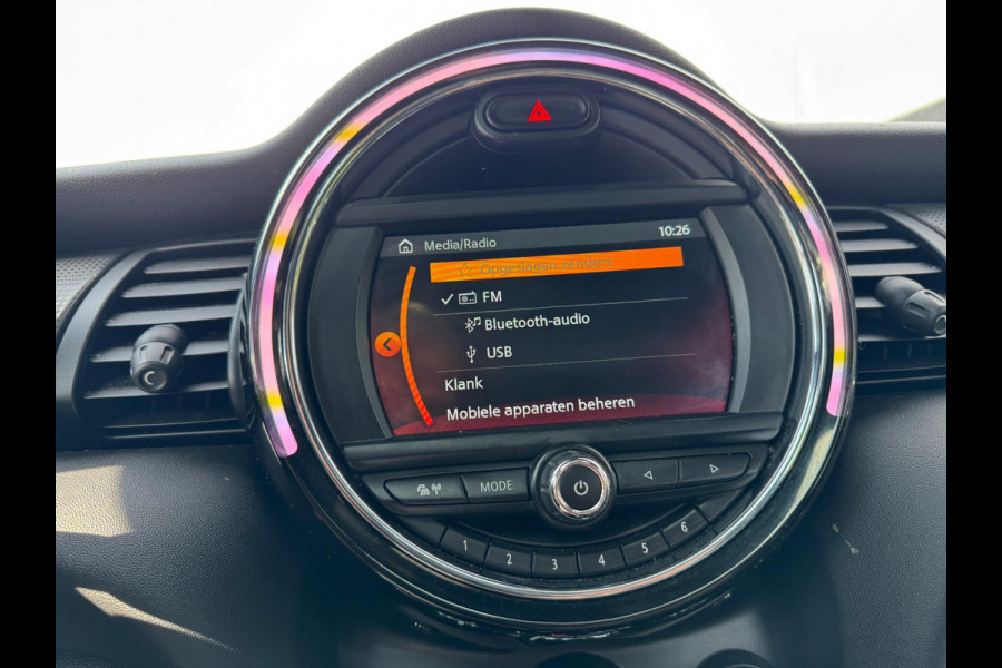 MINI Mini 1.5 Cooper Panorama Navigatie PDC 5 deurs Leer 136 PK MINI Mini 1.5 Cooper Panorama Navigatie PDC 5 deurs Leer 136 PK