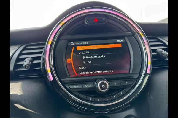 MINI Mini 1.5 Cooper Panorama Navigatie PDC 5 deurs Leer 136 PK MINI Mini 1.5 Cooper Panorama Navigatie PDC 5 deurs Leer 136 PK