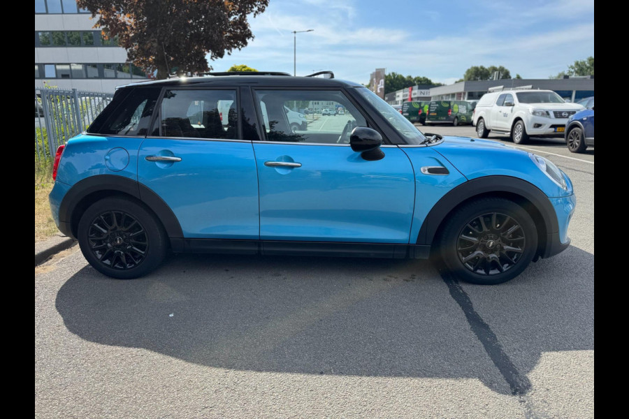 MINI Mini 1.5 Cooper Panorama Navigatie PDC 5 deurs Leer 136 PK MINI Mini 1.5 Cooper Panorama Navigatie PDC 5 deurs Leer 136 PK