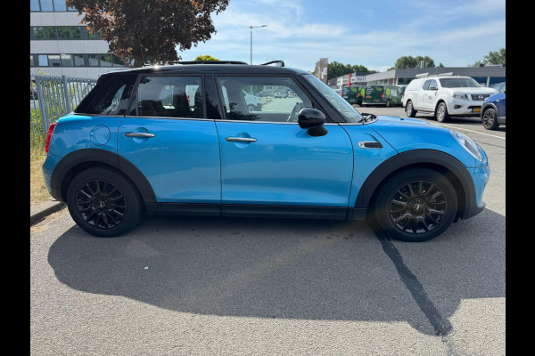 MINI Mini 1.5 Cooper Panorama Navigatie PDC 5 deurs Leer 136 PK MINI Mini 1.5 Cooper Panorama Navigatie PDC 5 deurs Leer 136 PK