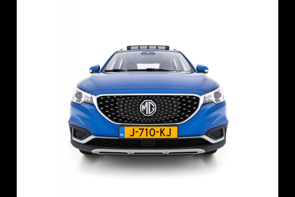 MG ZS EV Luxury 45 kWh {SOH-96 %} (INCL-BTW) Aut. *PANO | LUXURY-LEATHER | CCS-FASTLOADER | KEYLESS | NAVI-FULLMAP | ADAPTIVE-CRUISE | CAMERA | HEATED-SPORTSEATS | CARPLAY | BLINDSPOT | DAB | LANE-ASSIST | PRIVACY-GLASS | 17"