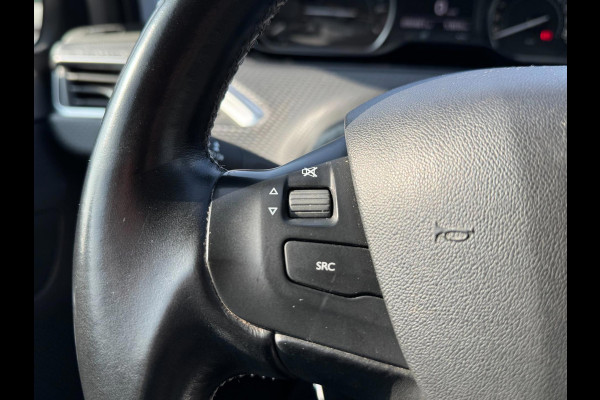 Peugeot 208 1.2 PureTech Allure Navigatie Clima PDC Cruise control Peugeot 208 1.2 PureTech Allure Navigatie Clima PDC Cruise control